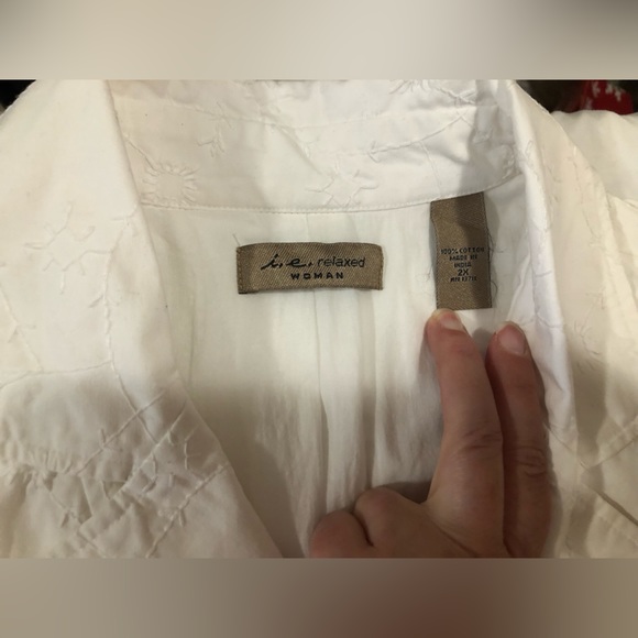 i.e. relaxed, vintage white eyelet blazer, beautiful & so easy to wear! 2X - Picture 3 of 16